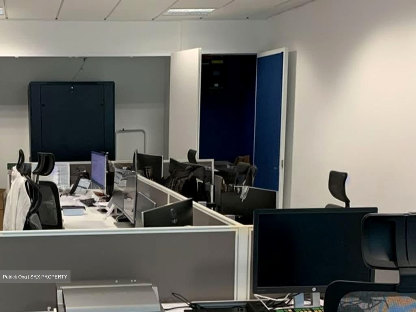 Ocean Financial Centre (D1), Office #558338961